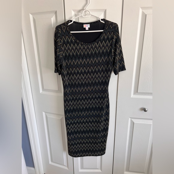 Black and Gold Zigzag Dress - Picture 1 of 3